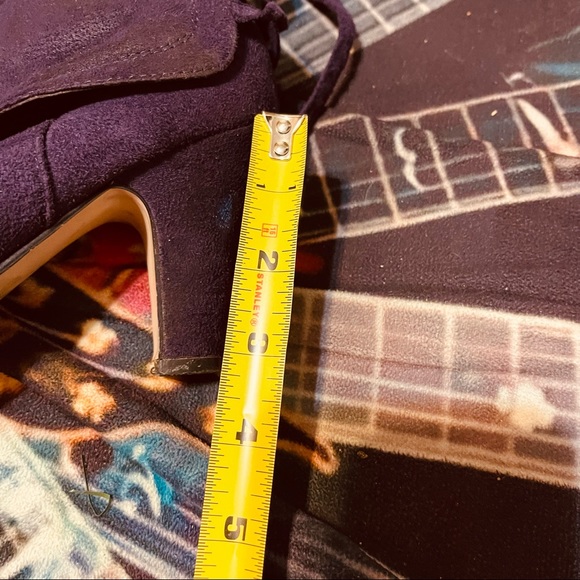 🍇Gorgeous Purple Suede Like Bamboo Purple Ankle Cuffed Booties! - Picture 4 of 13